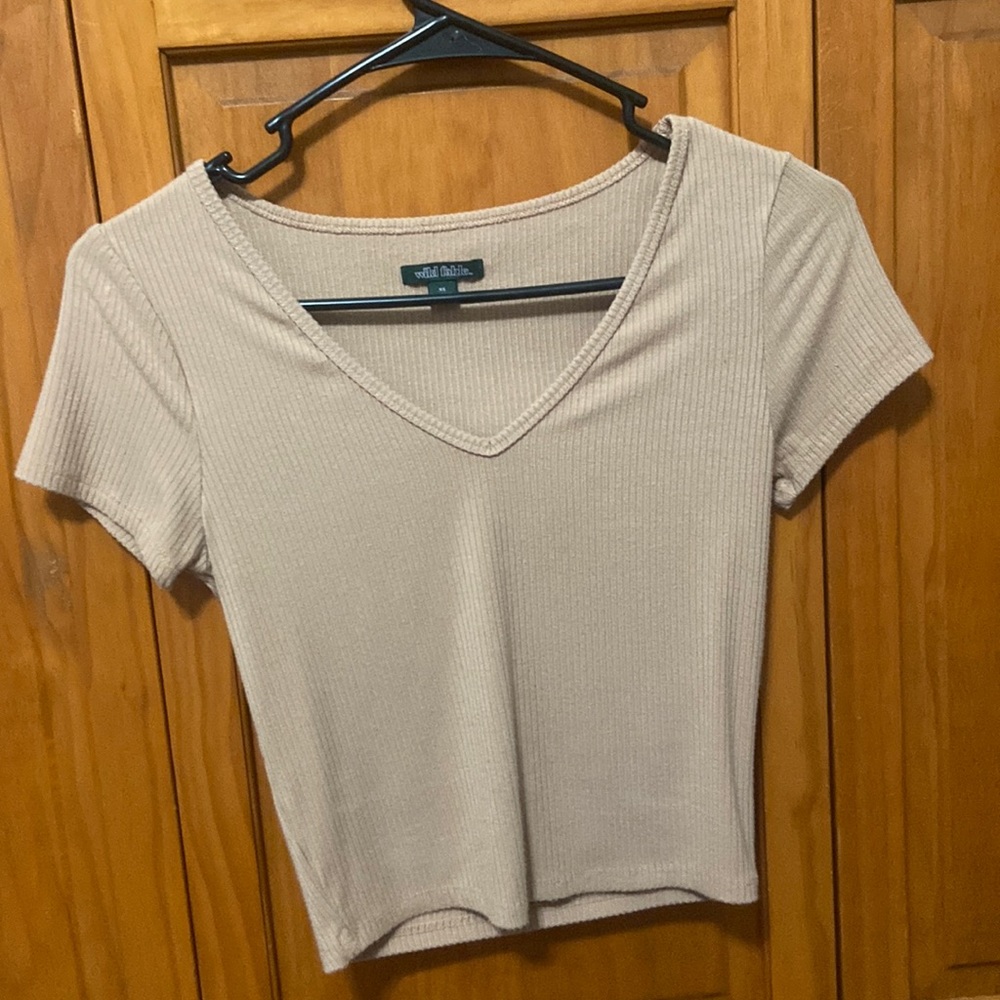 V-neck tee